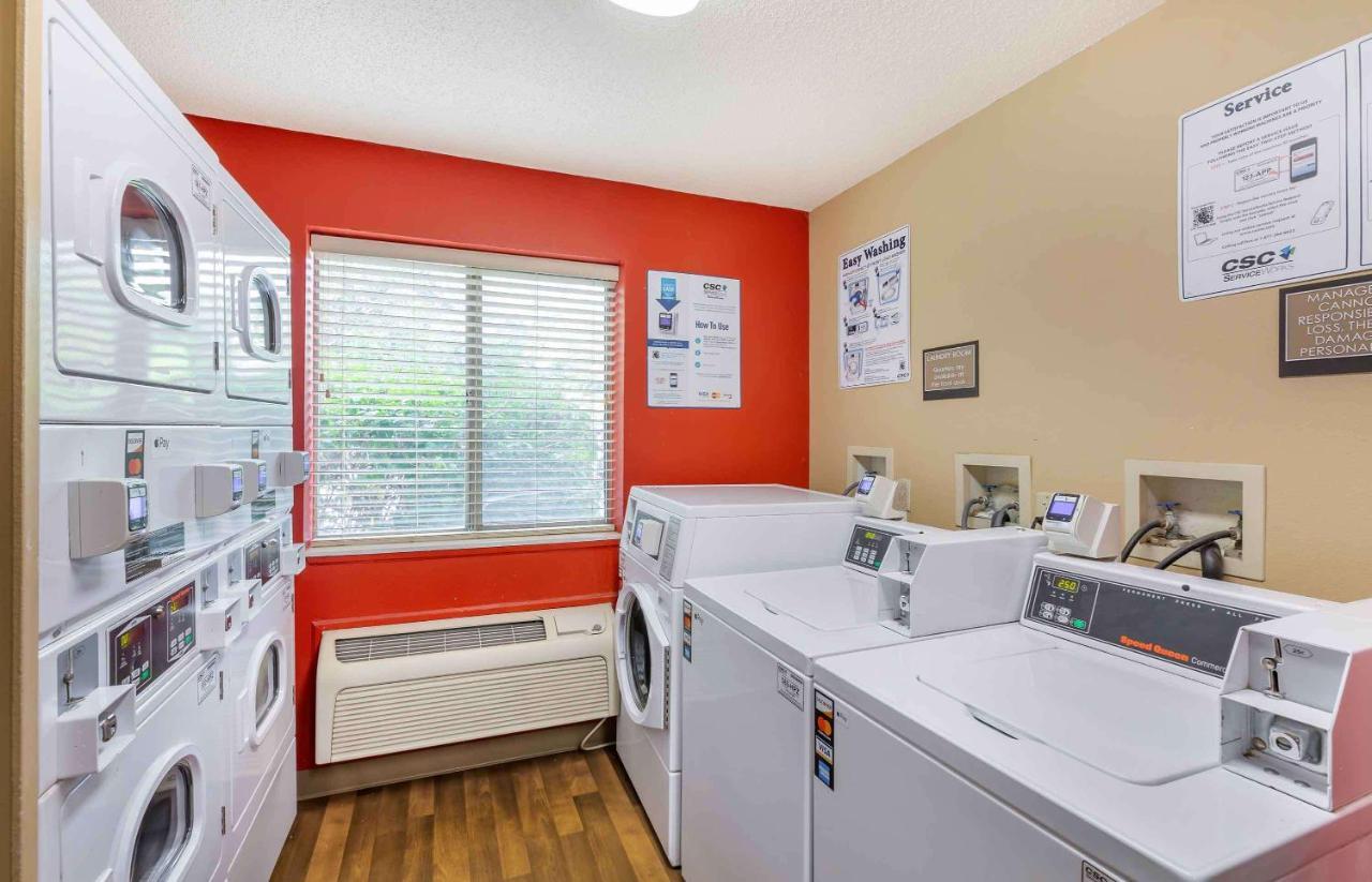 Suburban Studios Copley Akron West Luaran gambar
