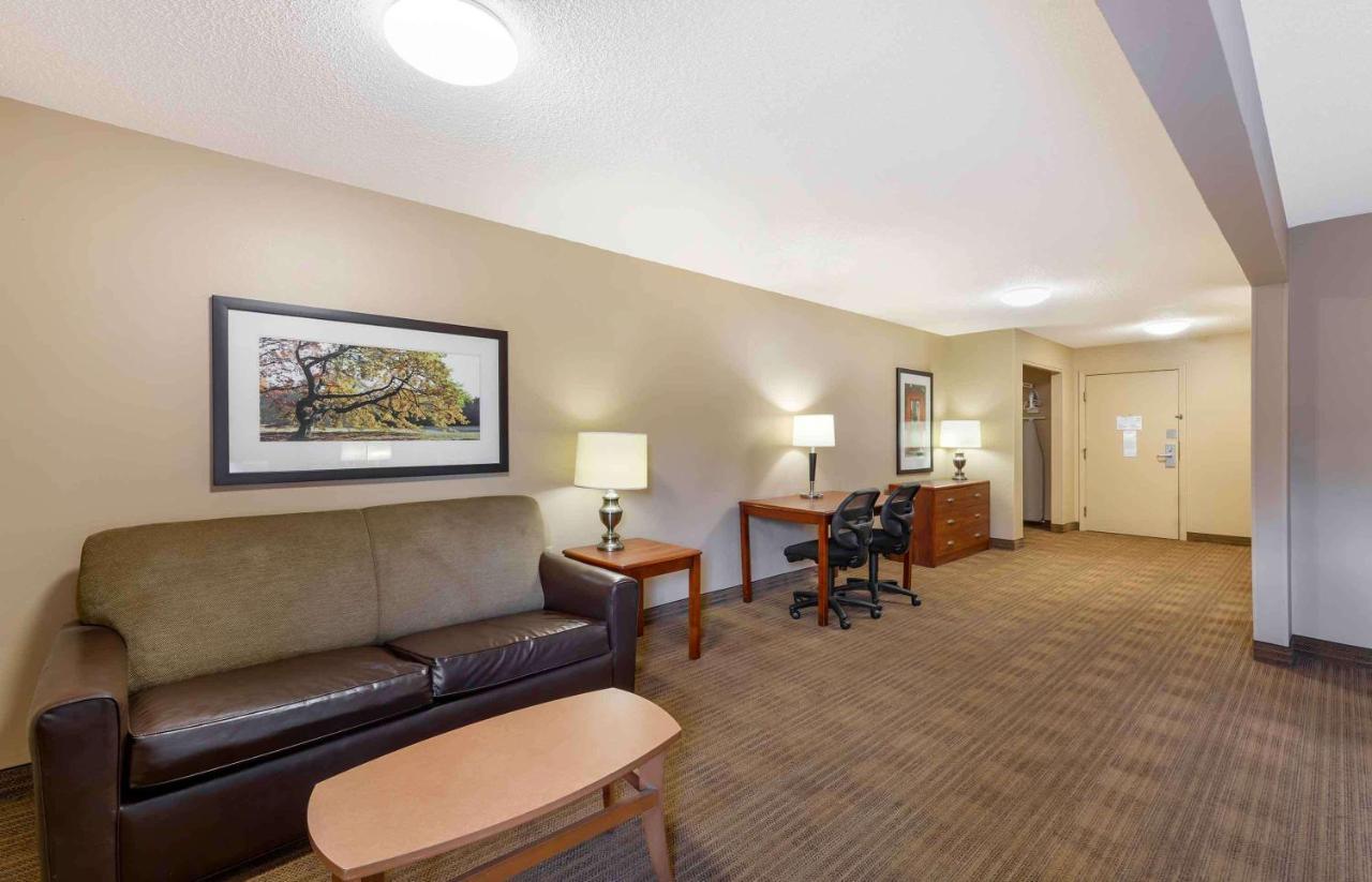 Suburban Studios Copley Akron West Luaran gambar